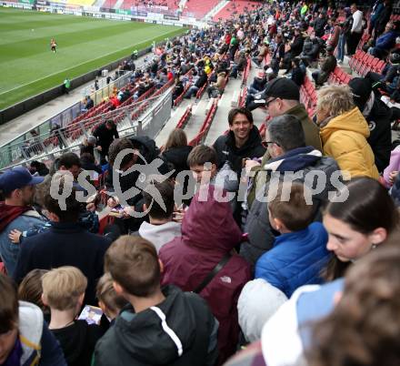 Fussball Bundesliga. SK Austria Klagenfurt gegen Red Bull Salzburg. Buehnen Party, Praesentation Hauptsponsor.   Julian von Haacke. Klagenfurt, am 10.4.2022.
Foto: Kuess
---
pressefotos, pressefotografie, kuess, qs, qspictures, sport, bild, bilder, bilddatenbank