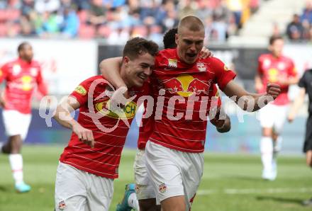 Fussball Bundesliga. SK Austria Klagenfurt gegen Red Bull Salzburg.   Torjubel Luka Sucic, Rasmus Nissen Kristensen (Salzburg). Klagenfurt, am 10.4.2022.
Foto: Kuess
---
pressefotos, pressefotografie, kuess, qs, qspictures, sport, bild, bilder, bilddatenbank