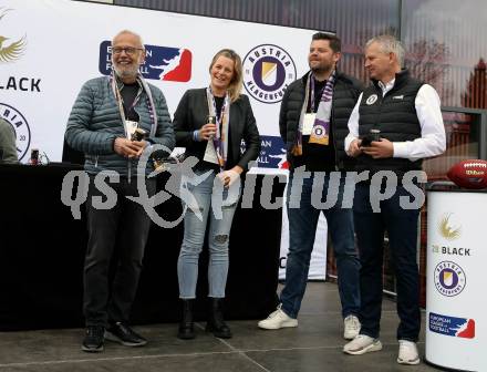 Fussball Bundesliga. SK Austria Klagenfurt gegen Red Bull Salzburg. Buehnen Party, Praesentation Hauptsponsor.   Guenter Thiel, Zeljko Karajica, Harald Gaertner. Klagenfurt, am 10.4.2022.
Foto: Kuess
---
pressefotos, pressefotografie, kuess, qs, qspictures, sport, bild, bilder, bilddatenbank