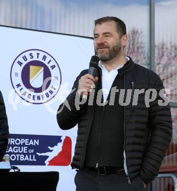 Fussball Bundesliga. SK Austria Klagenfurt gegen Red Bull Salzburg. Buehnen Party, Praesentation Hauptsponsor.   Zeljko Karajica. Klagenfurt, am 10.4.2022.
Foto: Kuess
---
pressefotos, pressefotografie, kuess, qs, qspictures, sport, bild, bilder, bilddatenbank