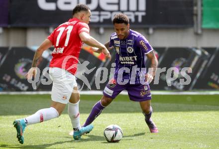 Fussball Bundesliga. SK Austria Klagenfurt gegen Red Bull Salzburg.   Michael Blauensteiner,  (Klagenfurt),  Noah Okafor (Salzburg). Klagenfurt, am 10.4.2022.
Foto: Kuess
---
pressefotos, pressefotografie, kuess, qs, qspictures, sport, bild, bilder, bilddatenbank