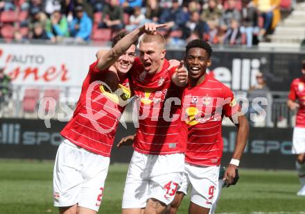 Fussball Bundesliga. SK Austria Klagenfurt gegen Red Bull Salzburg.   Torjubel Luka Sucic, Rasmus Nissen Kristensen, Junior Adamu (Salzburg). Klagenfurt, am 10.4.2022.
Foto: Kuess
---
pressefotos, pressefotografie, kuess, qs, qspictures, sport, bild, bilder, bilddatenbank