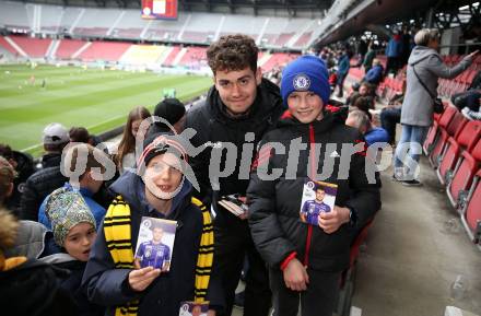 Fussball Bundesliga. SK Austria Klagenfurt gegen Red Bull Salzburg. Buehnen Party, Praesentation Hauptsponsor.   Alexander Fuchs. Klagenfurt, am 10.4.2022.
Foto: Kuess
---
pressefotos, pressefotografie, kuess, qs, qspictures, sport, bild, bilder, bilddatenbank