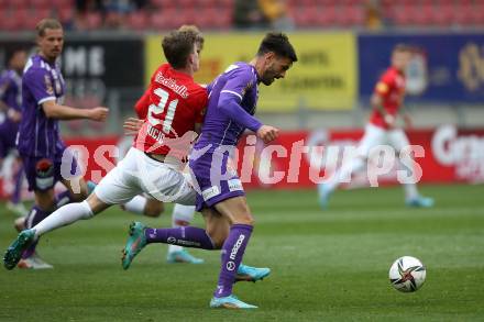 Fussball Bundesliga. SK Austria Klagenfurt gegen Red Bull Salzburg.   Darijo Pecirep, (Klagenfurt),  Luka Sucic  (Salzburg). Klagenfurt, am 10.4.2022.
Foto: Kuess
---
pressefotos, pressefotografie, kuess, qs, qspictures, sport, bild, bilder, bilddatenbank