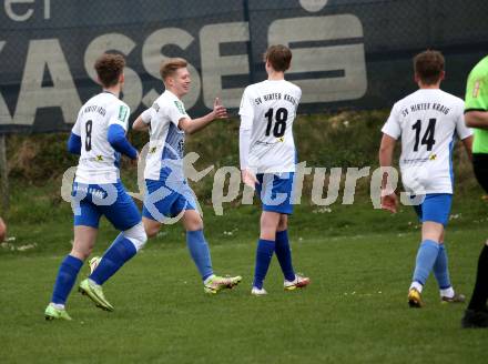 Fussball. 2. Klasse C.  Frantschach gegen Kraig.  Torjubel Manuel Gerhard Krassnitzer, Bernhard Griesser, Fabian Lerchbaumer (Kraig). Frantschach, 10.4.2022.
Foto: Kuess 
---
pressefotos, pressefotografie, kuess, qs, qspictures, sport, bild, bilder, bilddatenbank