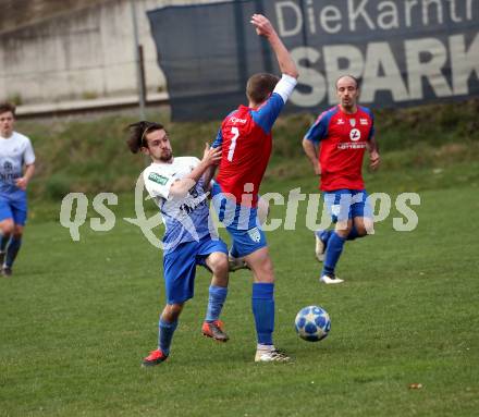 Fussball. 2. Klasse C.  Frantschach gegen Kraig. Patrick Michael Zuber  (Frantschach),  Raphael Helmut Floredo  (Kraig). Frantschach, 10.4.2022.
Foto: Kuess 
---
pressefotos, pressefotografie, kuess, qs, qspictures, sport, bild, bilder, bilddatenbank