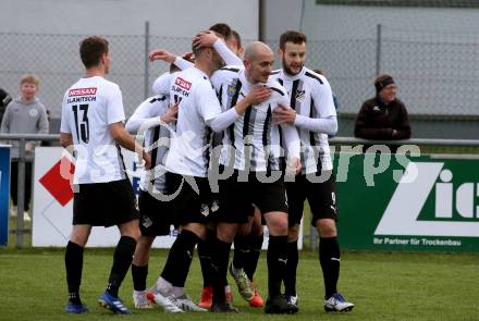Fussball Kaerntner Liga. Bleiburg gegen SAK.  Torjubel  (Bleiburg). Bleiburg, 16.4.2022.
Foto: Kuess
---
pressefotos, pressefotografie, kuess, qs, qspictures, sport, bild, bilder, bilddatenbank