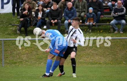 Fussball Kaerntner Liga. Bleiburg gegen SAK.  Teo Mrkonjic (Bleiburg),  Daniel Camber  (SAK). Bleiburg, 16.4.2022.
Foto: Kuess
---
pressefotos, pressefotografie, kuess, qs, qspictures, sport, bild, bilder, bilddatenbank