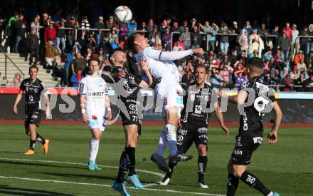 Fussball Bundesliga. Meistergruppe. WAC gegen Austria Klagenfurt. Amar Dedic,  (WAC), Patrick Greil  (Klagenfurt). Wolfsberg, am 17.4.2022.
Foto: Kuess
www.qspictures.net
---
pressefotos, pressefotografie, kuess, qs, qspictures, sport, bild, bilder, bilddatenbank