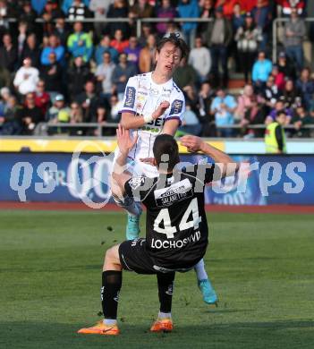 Fussball Bundesliga. Meistergruppe. WAC gegen Austria Klagenfurt. Luka Lochoshvili,  (WAC), Alex Timossi Andersson  (Klagenfurt). Wolfsberg, am 17.4.2022.
Foto: Kuess
www.qspictures.net
---
pressefotos, pressefotografie, kuess, qs, qspictures, sport, bild, bilder, bilddatenbank