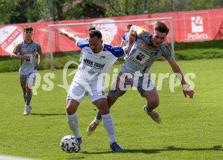 Fussball. Regionalliga. WAC Amateure gegen Treibach. Niklas Pertlwieser (WAC Amat.), Vahid Muharemovic  (Treibach). St. Andrae, 30.4.2022.
Foto: Kuess
www.qspictures.net
---
pressefotos, pressefotografie, kuess, qs, qspictures, sport, bild, bilder, bilddatenbank