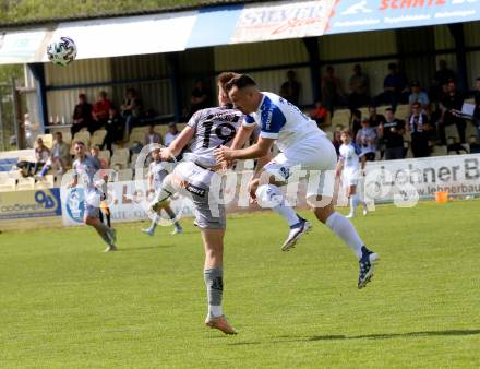 Fussball. Regionalliga. WAC Amateure gegen Treibach. Niklas Pertlwieser (WAC Amat.), Vahid Muharemovic  (Treibach). St. Andrae, 30.4.2022.
Foto: Kuess
www.qspictures.net
---
pressefotos, pressefotografie, kuess, qs, qspictures, sport, bild, bilder, bilddatenbank