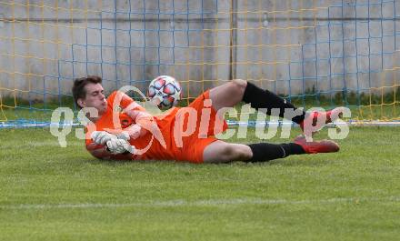 Fussball. 2. Klasse A. Baldramsdorf gegen Sachsenburg Kickers.    Philipp Herbert Ronacher (Baldramsdorf). Baldramsdorf, 30.4.2022.
Foto: Kuess 
---
pressefotos, pressefotografie, kuess, qs, qspictures, sport, bild, bilder, bilddatenbank