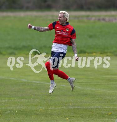 Fussball. 2. Klasse A. Baldramsdorf gegen Sachsenburg Kickers.    Torjubel Patrick Kaiser, (Baldramsdorf). Baldramsdorf, 30.4.2022.
Foto: Kuess
www.qspictures.net
---
pressefotos, pressefotografie, kuess, qs, qspictures, sport, bild, bilder, bilddatenbank