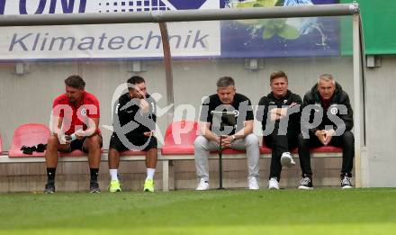 Fussball Bundesliga. Play-off. SK Austria Klagenfurt gegen SK Sturm Graz.  Thomas Lenuweit, Sandro Zakany, Matthias Imhof, Wolfgang Schellenberg, Trainer Peter Pacult (Klagenfurt). Klagenfurt, am 8.5.2022.
Foto: Kuess
www.qspictures.net
---
pressefotos, pressefotografie, kuess, qs, qspictures, sport, bild, bilder, bilddatenbank