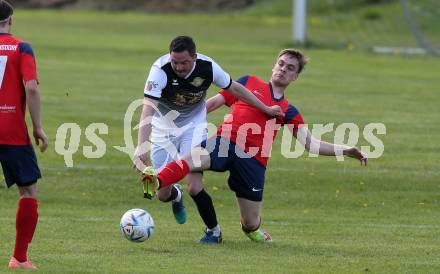 Fussball. 2. Klasse A. Baldramsdorf gegen Sachsenburg Kickers.    Maximilian Viktor Walcher (Baldramsdorf),  Patrik Kade  (Sachsenburg Kickers). Baldramsdorf, 30.4.2022.
Foto: Kuess 
---
pressefotos, pressefotografie, kuess, qs, qspictures, sport, bild, bilder, bilddatenbank