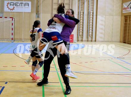 Handball Frauen. SC witasek Ferlach/Feldkirchen gegen WAT Atzgersdorf. Jubel Luna Voncina, Andjela Roganovic (Ferlach/Feldkirchen). Ferlach, am 11.5.2022.
Foto: Kuess
---
pressefotos, pressefotografie, kuess, qs, qspictures, sport, bild, bilder, bilddatenbank