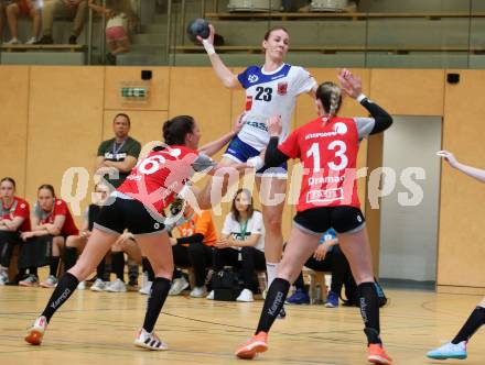 Handball Frauen. SC witasek Ferlach/Feldkirchen gegen WAT Atzgersdorf. Dorotea Prevendar,  (Ferlach/Feldkirchen), Melanie Sujer, Kristina Dramac  (Atzgersdorf). Ferlach, am 11.5.2022.
Foto: Kuess
---
pressefotos, pressefotografie, kuess, qs, qspictures, sport, bild, bilder, bilddatenbank