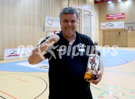 Handball Frauen. SC witasek Ferlach/Feldkirchen gegen WAT Atzgersdorf. Jubel Wolfgang Buchbauer (Ferlach/Feldkirchen). Ferlach, am 11.5.2022.
Foto: Kuess
---
pressefotos, pressefotografie, kuess, qs, qspictures, sport, bild, bilder, bilddatenbank