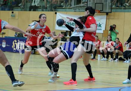 Handball Frauen. SC witasek Ferlach/Feldkirchen gegen WAT Atzgersdorf. Luna Voncina,  (Ferlach/Feldkirchen),  Anna-Maria Lauter (Atzgersdorf). Ferlach, am 11.5.2022.
Foto: Kuess
---
pressefotos, pressefotografie, kuess, qs, qspictures, sport, bild, bilder, bilddatenbank