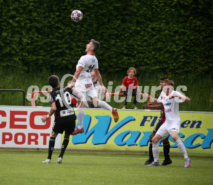 Fussball. Kaerntner Liga. Admira Villach gegen Maria Saal.  Dejan Kecanovic (Admira Villach),  Ilias Chaschmagamadov  (Maria Saal). Villach, 14.5.2022.
Foto: Kuess
---
pressefotos, pressefotografie, kuess, qs, qspictures, sport, bild, bilder, bilddatenbank