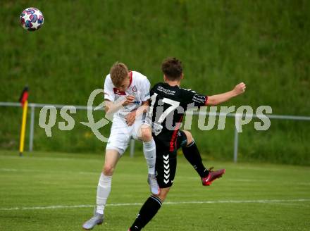 Fussball. Kaerntner Liga. Admira Villach gegen Maria Saal.   Florian Uggowitzer (Admira Villach),  Raphael Wintersteiger  (Maria Saal). Villach, 14.5.2022.
Foto: Kuess
---
pressefotos, pressefotografie, kuess, qs, qspictures, sport, bild, bilder, bilddatenbank