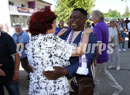 Fussball Bundesliga. Play-off. SK Austria Klagenfurt gegen FK Austria Wien.  Legendentreffen.    Anna Krainz, Kasim Ramadhani. Klagenfurt, am 15.5.2022.
Foto: Kuess
www.qspictures.net
---
pressefotos, pressefotografie, kuess, qs, qspictures, sport, bild, bilder, bilddatenbank