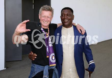 Fussball Bundesliga. Play-off. SK Austria Klagenfurt gegen FK Austria Wien.  Legendentreffen. Arno Arthofer, Kasim Ramadhani. Klagenfurt, am 15.5.2022.
Foto: Kuess
---
pressefotos, pressefotografie, kuess, qs, qspictures, sport, bild, bilder, bilddatenbank