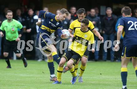 Fussball. 1. Klasse D. Bad St. Leonhard gegen DSG Ferlach.  Marcel Rene Pfennich, Michael Karl Schriefl (Bad St. Leonhard),  Michael Krainer  (Ferlach). Bad St. Leonhard, 28.5.2022.
Foto: Kuess
---
pressefotos, pressefotografie, kuess, qs, qspictures, sport, bild, bilder, bilddatenbank