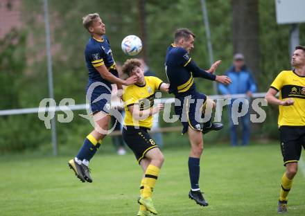 Fussball. 1. Klasse D. Bad St. Leonhard gegen DSG Ferlach.  David Pabst (Bad St. Leonhard),  Vernes Durmisevic, Maximilian Nikolaus Melbinger  (Ferlach). Bad St. Leonhard, 28.5.2022.
Foto: Kuess
---
pressefotos, pressefotografie, kuess, qs, qspictures, sport, bild, bilder, bilddatenbank