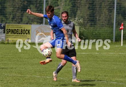 Fussball 1. Klasse C. Oberes Metnitztal gegen Treibach 1b. Bernhard Neuwirther  (Metnitztal),   Florian Johannes Napetschnig (Treibach).  Grades, am 4.6.2022.
Foto: Kuess
---
pressefotos, pressefotografie, kuess, qs, qspictures, sport, bild, bilder, bilddatenbank