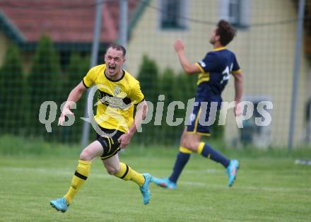 Fussball. 1. Klasse D. Bad St. Leonhard gegen DSG Ferlach.  Torjubel  Patrick Schlacher (Bad St. Leonhard). Bad St. Leonhard, 28.5.2022.
Foto: Kuess
---
pressefotos, pressefotografie, kuess, qs, qspictures, sport, bild, bilder, bilddatenbank