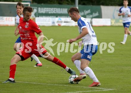 Fussball Regionalliga. Treibach gegen Kalsdorf.  Kevin Vaschauner (Treibach),  Rene Mihelic (Kalsdorf). Treibach, am 10.6.2022.
Foto: Kuess
---
pressefotos, pressefotografie, kuess, qs, qspictures, sport, bild, bilder, bilddatenbank