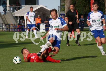 Fussball Regionalliga. Treibach gegen Kalsdorf. Bernhard Walzl  (Treibach), Paul Sarac  (Kalsdorf). Treibach, am 10.6.2022.
Foto: Kuess
---
pressefotos, pressefotografie, kuess, qs, qspictures, sport, bild, bilder, bilddatenbank