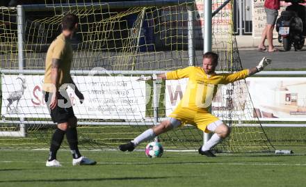 Fussball Kaerntner Liga. Koettmannsdorf gegen Maria Saal.   Alexander Schenk (Koettmannsdorf). Koettmannsdorf, am 11.6.2022.
Foto: Kuess
---
pressefotos, pressefotografie, kuess, qs, qspictures, sport, bild, bilder, bilddatenbank