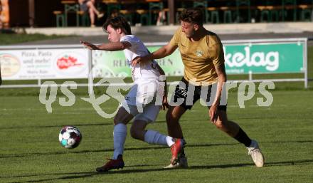 Fussball Kaerntner Liga. Koettmannsdorf gegen Maria Saal.   Denis Tomic (Koettmannsdorf), Marco Paul Pirker  (Maria Saal). Koettmannsdorf, am 11.6.2022.
Foto: Kuess
---
pressefotos, pressefotografie, kuess, qs, qspictures, sport, bild, bilder, bilddatenbank