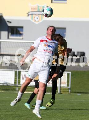 Fussball Kaerntner Liga. Koettmannsdorf gegen Maria Saal.   Armin Ljubijankic (Koettmannsdorf), Daniel Wernig  (Maria Saal). Koettmannsdorf, am 11.6.2022.
Foto: Kuess
---
pressefotos, pressefotografie, kuess, qs, qspictures, sport, bild, bilder, bilddatenbank