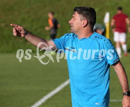 Fussball Kaerntner Liga. Koettmannsdorf gegen Maria Saal.   Co-Trainer Christian Sablatnig (Koettmannsdorf). Koettmannsdorf, am 11.6.2022.
Foto: Kuess
---
pressefotos, pressefotografie, kuess, qs, qspictures, sport, bild, bilder, bilddatenbank