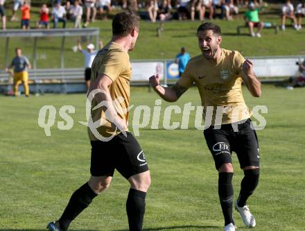 Fussball. KFV-Cup. Koettmannsdorf gegen Gmuend. Torjubel Christopher Sallinger,  Nace Erzen (Koettmannsdorf). Koettmannsdorf, 19.6.2022.
Foto: Kuess

---
pressefotos, pressefotografie, kuess, qs, qspictures, sport, bild, bilder, bilddatenbank
