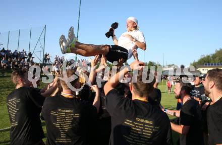 Fussball. KFV-Cup. Koettmannsdorf gegen Gmuend.  Jubel   Trainer Rudolf Perz  (Koettmannsdorf). Koettmannsdorf, 19.6.2022.
Foto: Kuess

---
pressefotos, pressefotografie, kuess, qs, qspictures, sport, bild, bilder, bilddatenbank