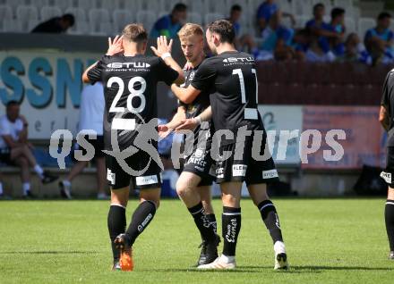 Fussball Testspiel. SK Austria Klagenfurt gegen NK Osijek.   Torjubel, Christopher Wernitznig, Christopher Brian Cvetko, Andy Irving. Feldkirchen, am 25.6.2022.
Foto: Kuess
---
pressefotos, pressefotografie, kuess, qs, qspictures, sport, bild, bilder, bilddatenbank