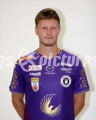 Fussball. Bundesliga. Austria Klagenfurt. Mannschaftsfototermin. Portrait.  Fabian Miesenboeck.  Klagenfurt 8.7.2022.
Foto: Kuess
---
pressefotos, pressefotografie, kuess, qs, qspictures, sport, bild, bilder, bilddatenbank