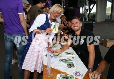 Fussball Viola Kirchtag. SK Austria Klagenfurt.  Johanna Kogler, Turgay Gemicibasi.  Klagenfurt, am 9.7.2022.
Foto: Kuess
---
pressefotos, pressefotografie, kuess, qs, qspictures, sport, bild, bilder, bilddatenbank