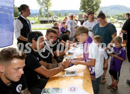 Fussball Viola Kirchtag. SK Austria Klagenfurt.  Maximiliano Moreira Romero, Kosmas Gkezos.  Klagenfurt, am 9.7.2022.
Foto: Kuess
---
pressefotos, pressefotografie, kuess, qs, qspictures, sport, bild, bilder, bilddatenbank