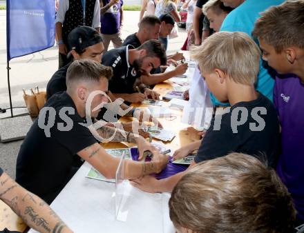 Fussball Viola Kirchtag. SK Austria Klagenfurt. Florian Rieder, Kosmas Gkezos.  Klagenfurt, am 9.7.2022.
Foto: Kuess
---
pressefotos, pressefotografie, kuess, qs, qspictures, sport, bild, bilder, bilddatenbank