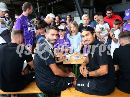 Fussball Viola Kirchtag. SK Austria Klagenfurt.  Kosmas Gkezos, Maximiliano Moreira Romero.  Klagenfurt, am 9.7.2022.
Foto: Kuess
---
pressefotos, pressefotografie, kuess, qs, qspictures, sport, bild, bilder, bilddatenbank