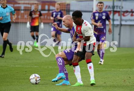 Fussball Testspiel. SK Austria Klagenfurt gegen FC Southampton.   Nicolas Wimmer (Klagenfurt),  Nathan Tella (FC Southampton). Klagenfurt, am 18.7.2022. 
Foto: Kuess

---
pressefotos, pressefotografie, kuess, qs, qspictures, sport, bild, bilder, bilddatenbank