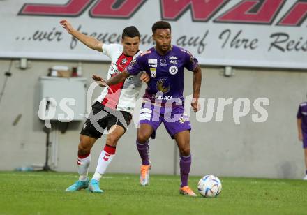 Fussball Testspiel. SK Austria Klagenfurt gegen FC Southampton.   Michael Blauensteiner,  (Klagenfurt),  Mohamed Elyounoussi (FC Southampton). Klagenfurt, am 18.7.2022. 
Foto: Kuess

---
pressefotos, pressefotografie, kuess, qs, qspictures, sport, bild, bilder, bilddatenbank