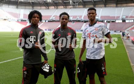 Fussball Testspiel. SK Austria Klagenfurt gegen FC Southampton. Daniel Francix, Muslim Umar, Treasure Odunze (FC Bayern Muenchen). Klagenfurt, am 18.7.2022. 
Foto: Kuess

---
pressefotos, pressefotografie, kuess, qs, qspictures, sport, bild, bilder, bilddatenbank