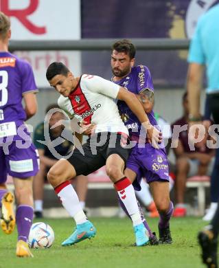 Fussball Testspiel. SK Austria Klagenfurt gegen FC Southampton.   Kosmas Gkezos, (Klagenfurt),  Mohamed Elyounoussi  (FC Southampton). Klagenfurt, am 18.7.2022. 
Foto: Kuess

---
pressefotos, pressefotografie, kuess, qs, qspictures, sport, bild, bilder, bilddatenbank